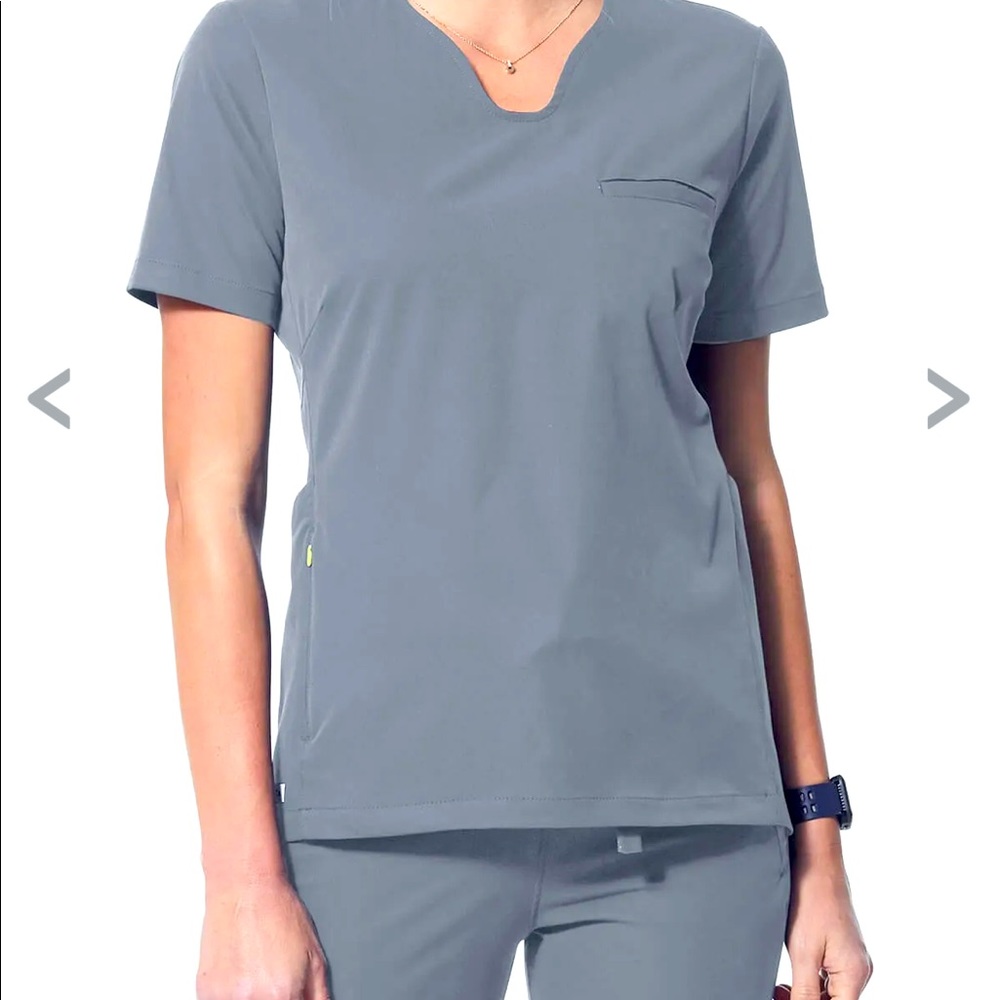 Sola scrub top in grey